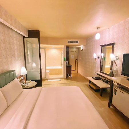 Hotel 種子商旅 à Kaohsiung Extérieur photo