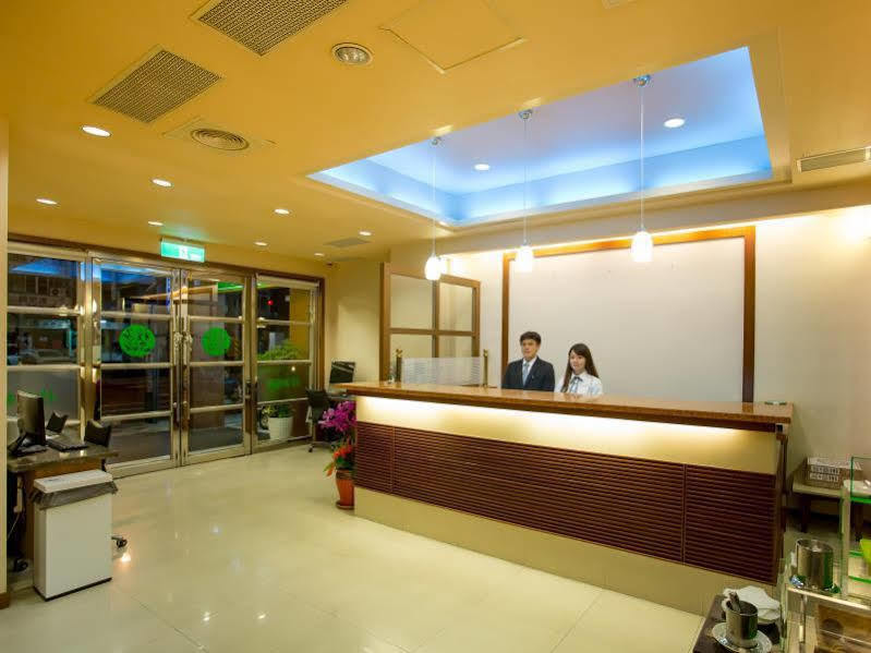 Hotel 種子商旅 à Kaohsiung Extérieur photo