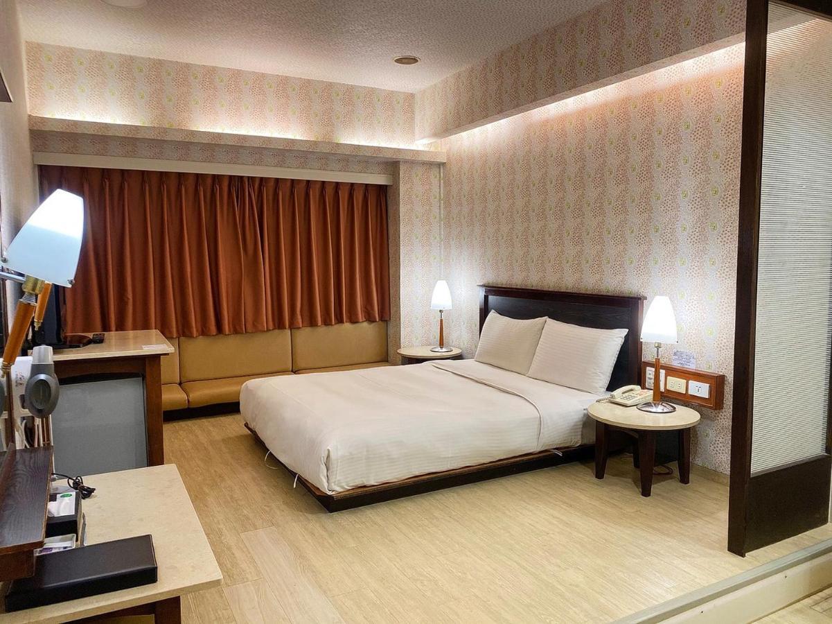 Hotel 種子商旅 à Kaohsiung Extérieur photo